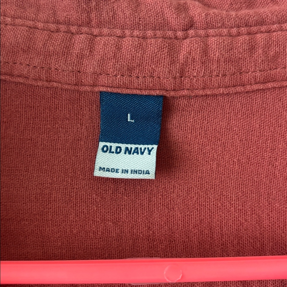 Old Navy Women's Button-Down Top in Dusty Rose - Picture 2 of 2